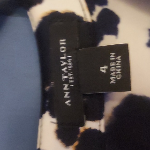 Ann Taylor sleeveless blouse asymmetrical ruffle ruched sides abstract pattern 4 - Picture 5 of 5